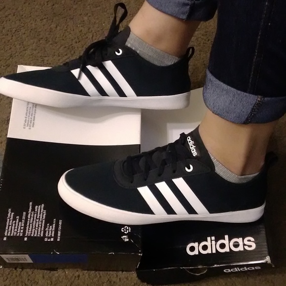 adidas size 6 womens